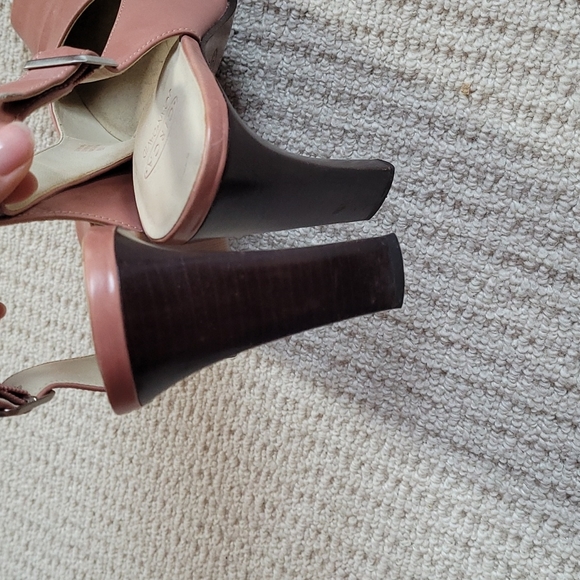 Dusty pink pointy toe heels - Picture 3 of 7